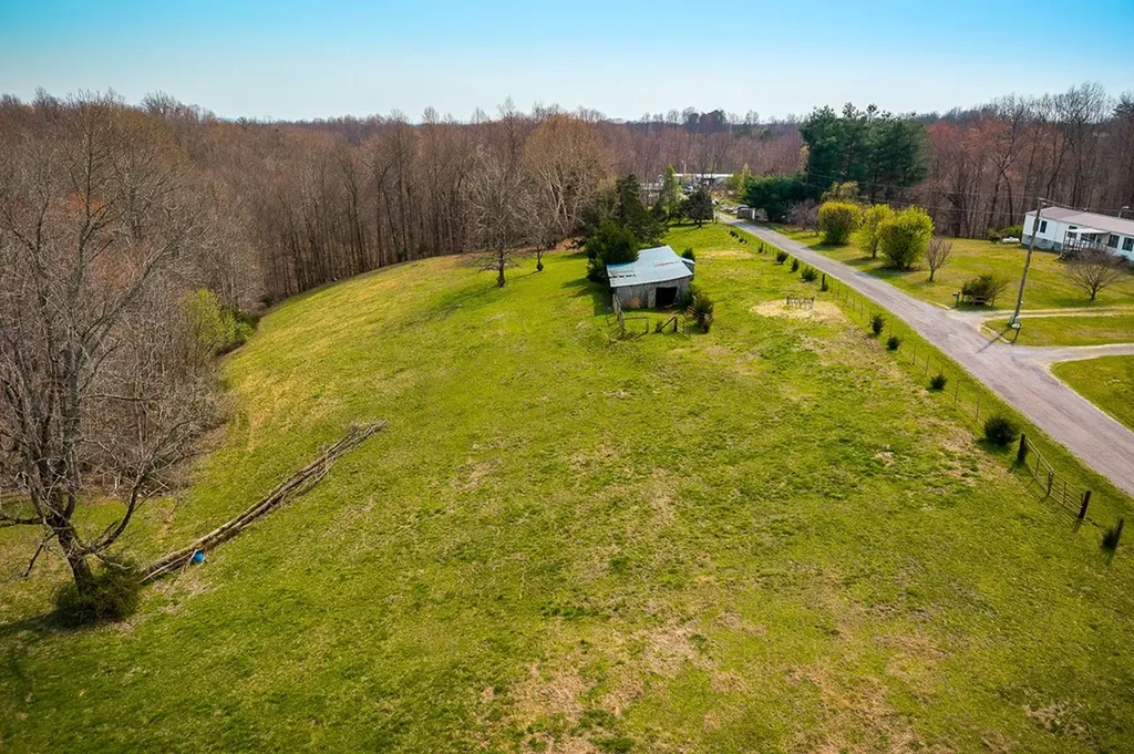 262 Burristown Paradise Lane Gainesboro TN 38562