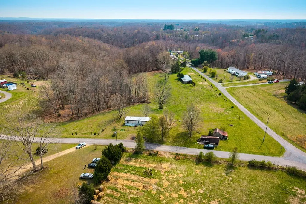 262 Burristown Paradise Lane Gainesboro TN 38562