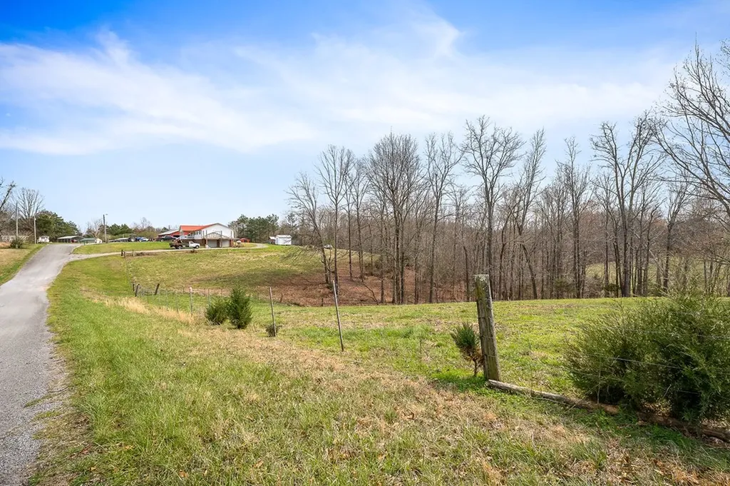262 Burristown Paradise Lane Gainesboro TN 38562