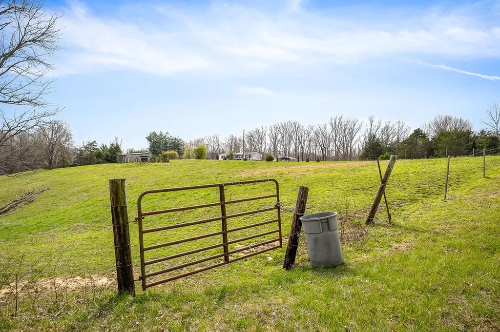 262 Burristown Paradise Lane Gainesboro TN 38562