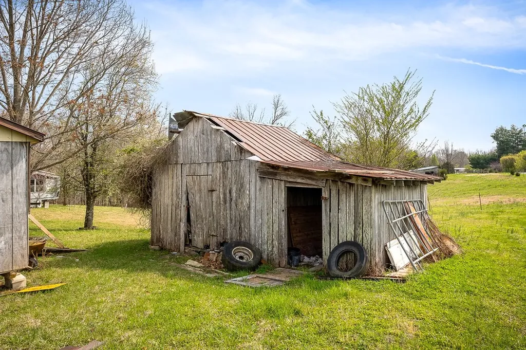 262 Burristown Paradise Lane Gainesboro TN 38562
