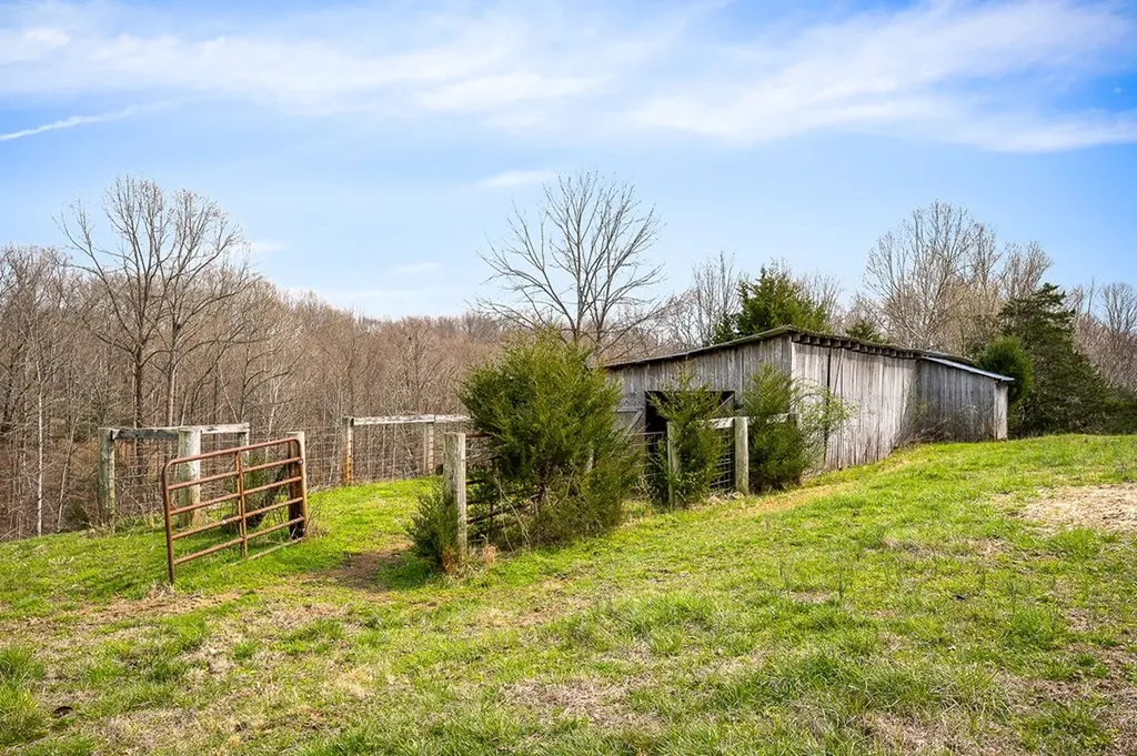 262 Burristown Paradise Lane Gainesboro TN 38562