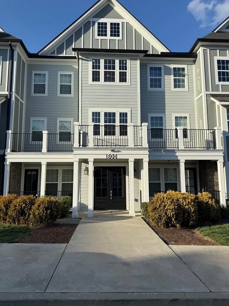 800 Vintage Green Ln Unit 302 Franklin TN 37064-2333