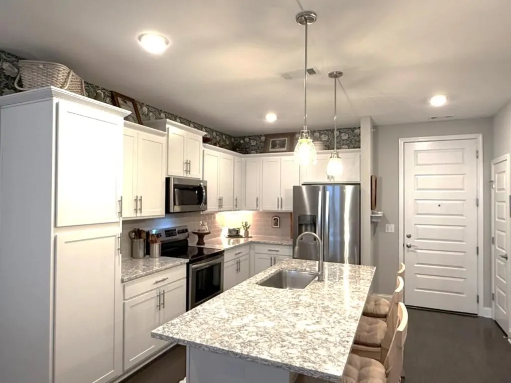 800 Vintage Green Ln Unit 302 Franklin TN 37064-2333