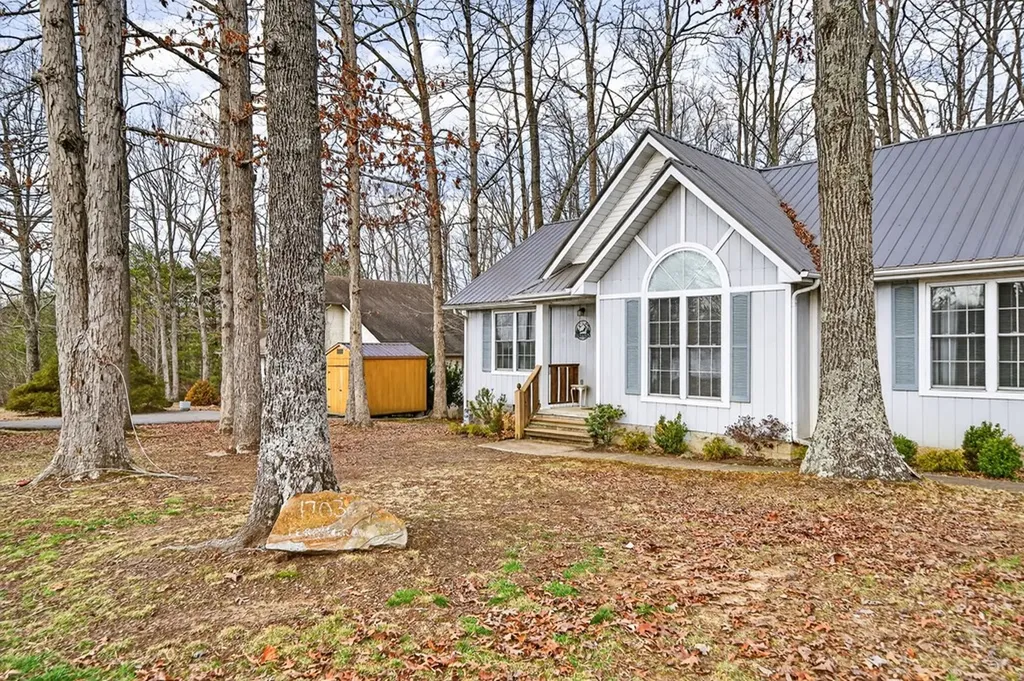 1703 Perimeter Drive Jamestown TN 38556