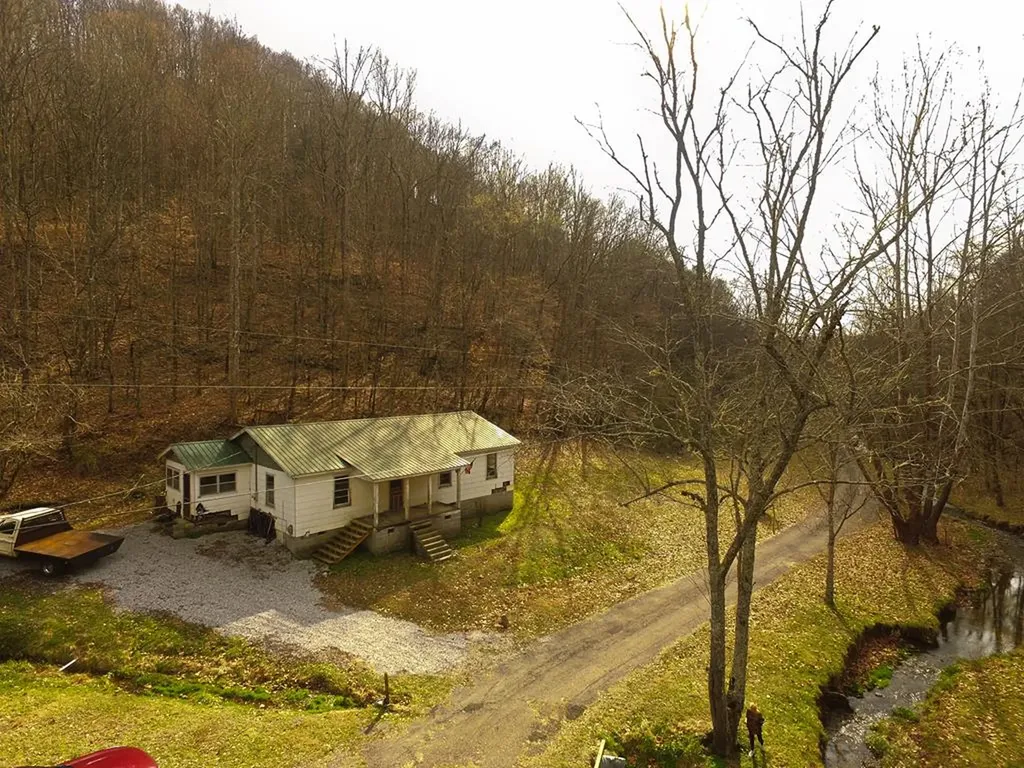 290 Hazel Huffines Lane Whitleyville TN 38588
