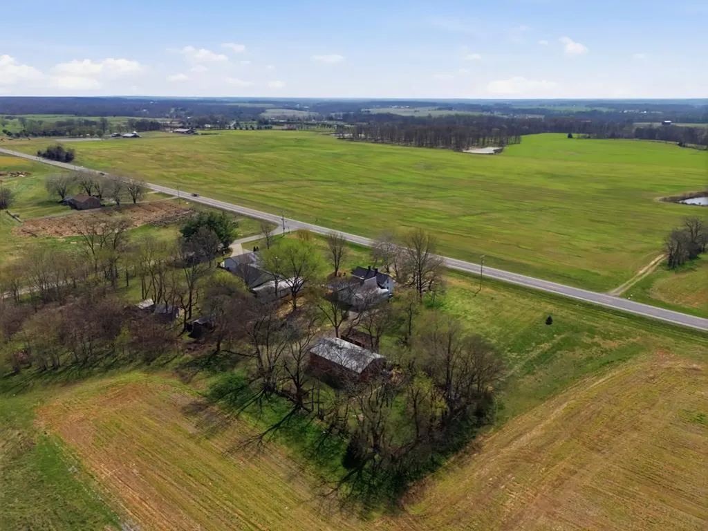 6013 Highway 41n Other TN 37032