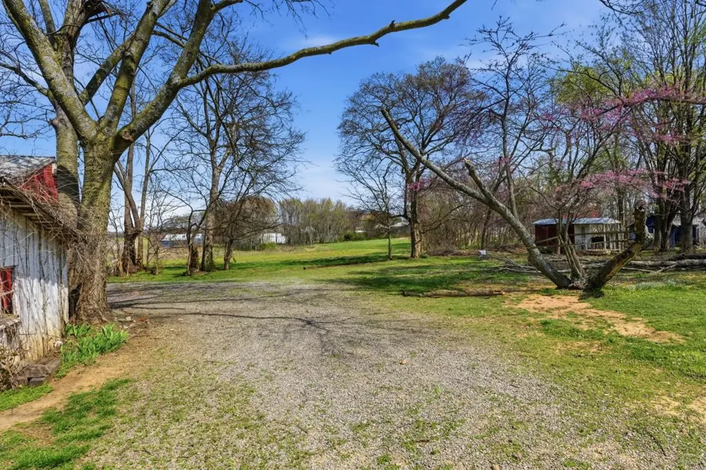 6013 Highway 41n Other TN 37032