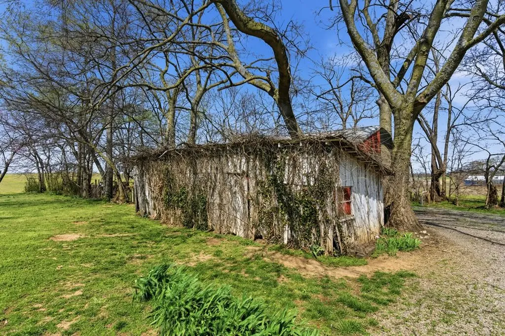 6013 Highway 41n Other TN 37032