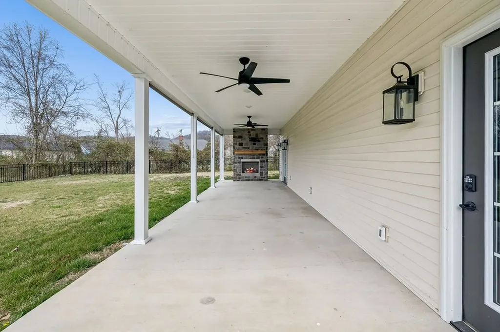 225 Jackson Avenue Carthage TN 37030