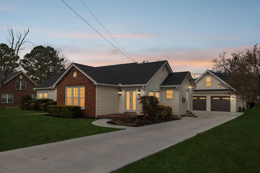 225 Jackson Avenue Carthage TN 37030