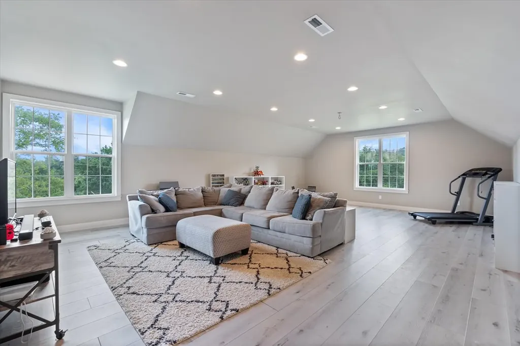 1135D Center Point Road Hendersonville TN 37075