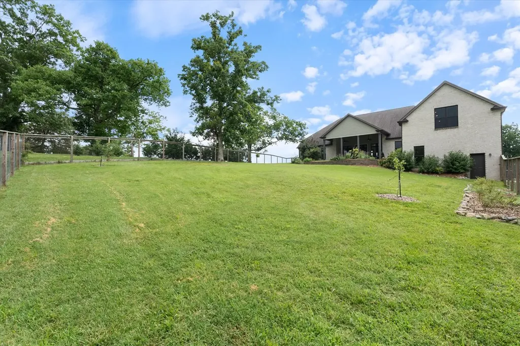 1135D Center Point Road Hendersonville TN 37075