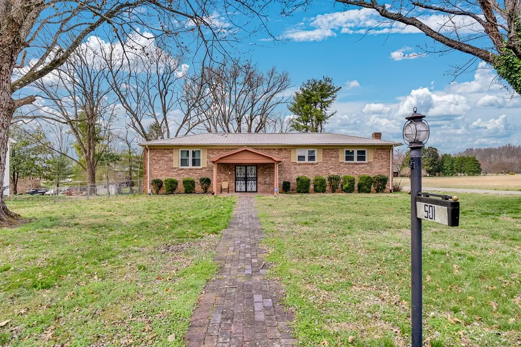 501 Scenic Lane Cookeville TN 38506