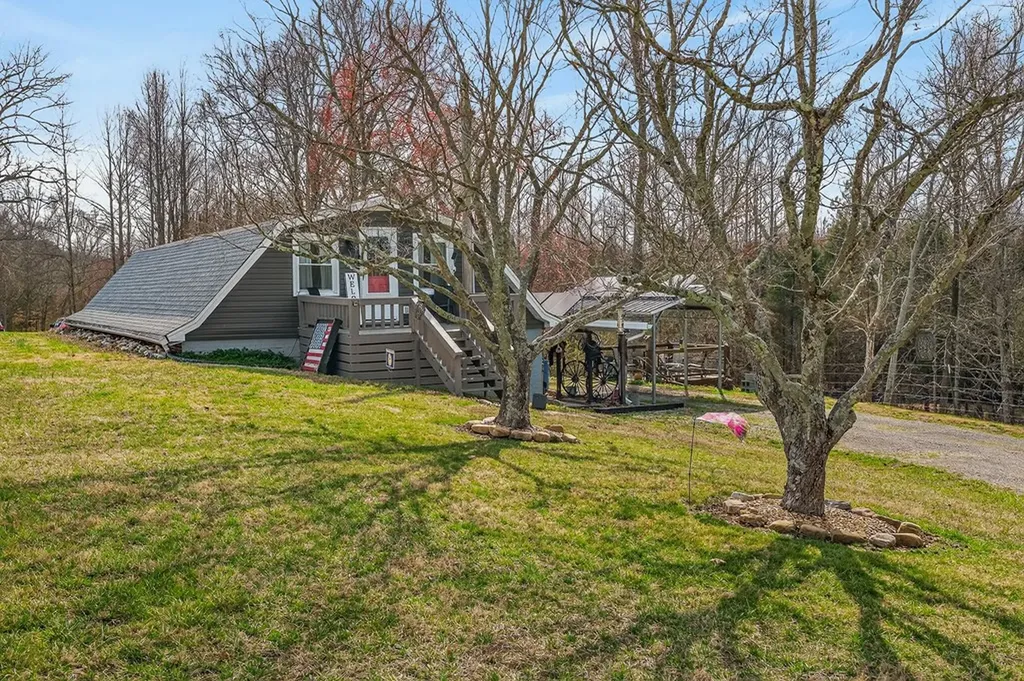 1603 Coon Hunt Road Baxter TN 38544