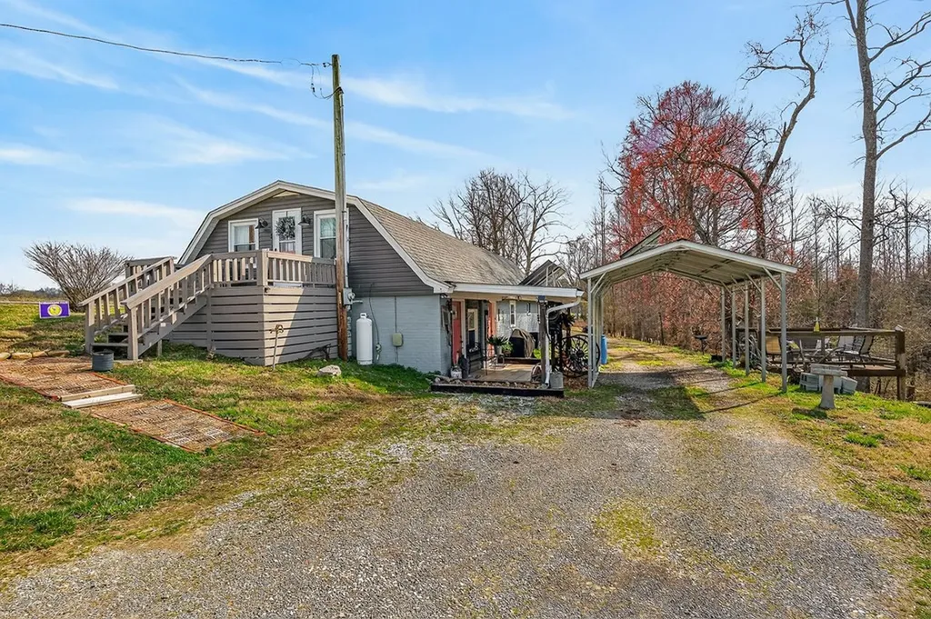 1603 Coon Hunt Road Baxter TN 38544