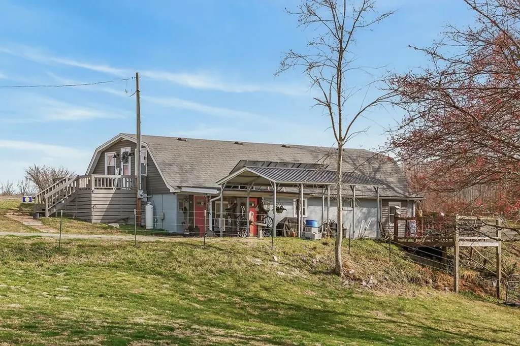 1603 Coon Hunt Road Baxter TN 38544