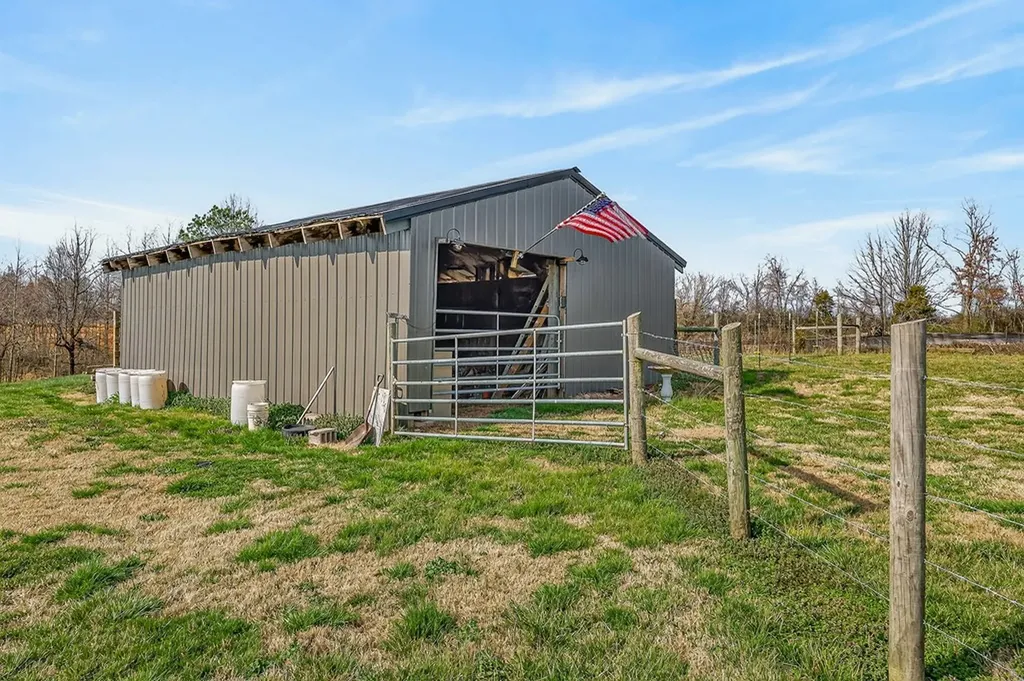 1603 Coon Hunt Road Baxter TN 38544