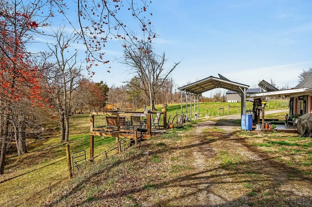 1603 Coon Hunt Road Baxter TN 38544