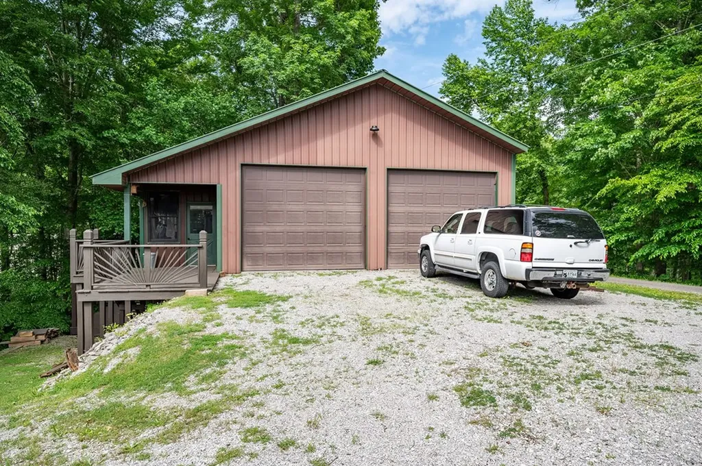 4550 Southgate Road Byrdstown TN 38549