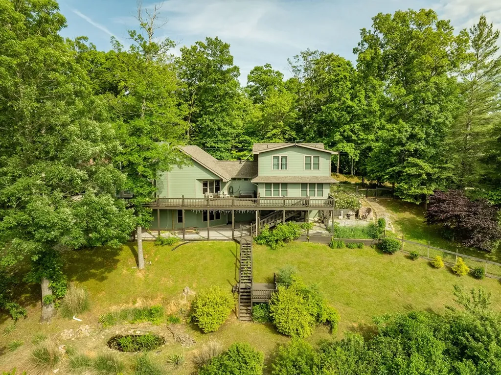 4550 Southgate Road Byrdstown TN 38549