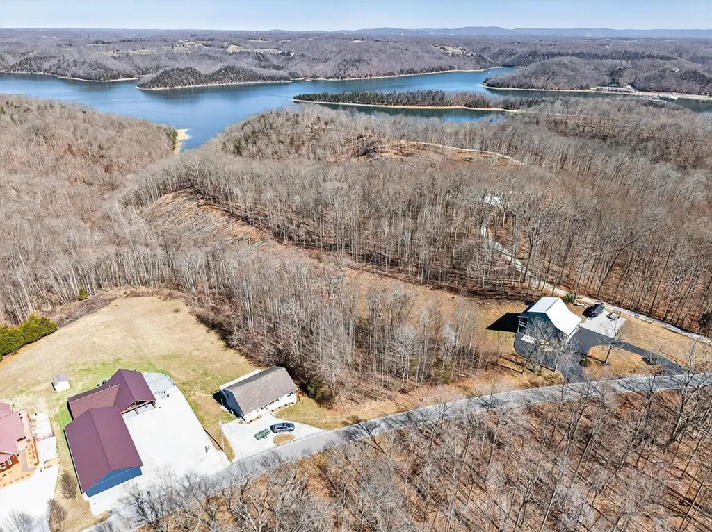 67 & 68 Lillydale Road Byrdstown TN 38549