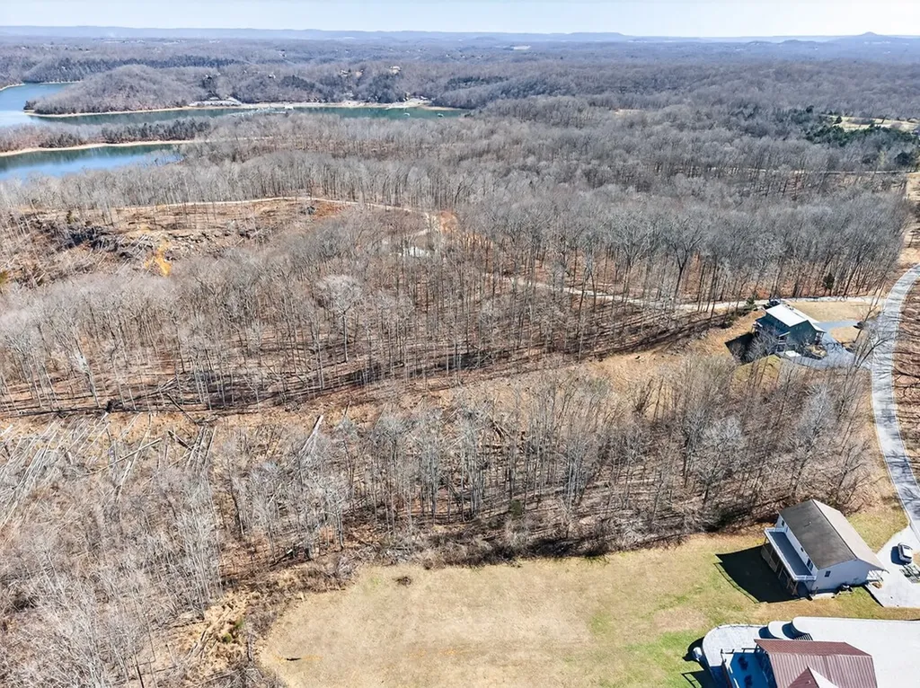 67 & 68 Lillydale Road Byrdstown TN 38549