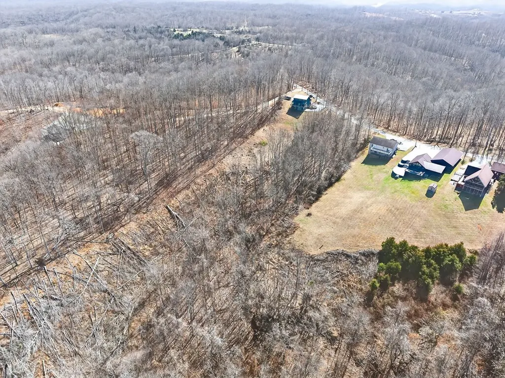 67 & 68 Lillydale Road Byrdstown TN 38549