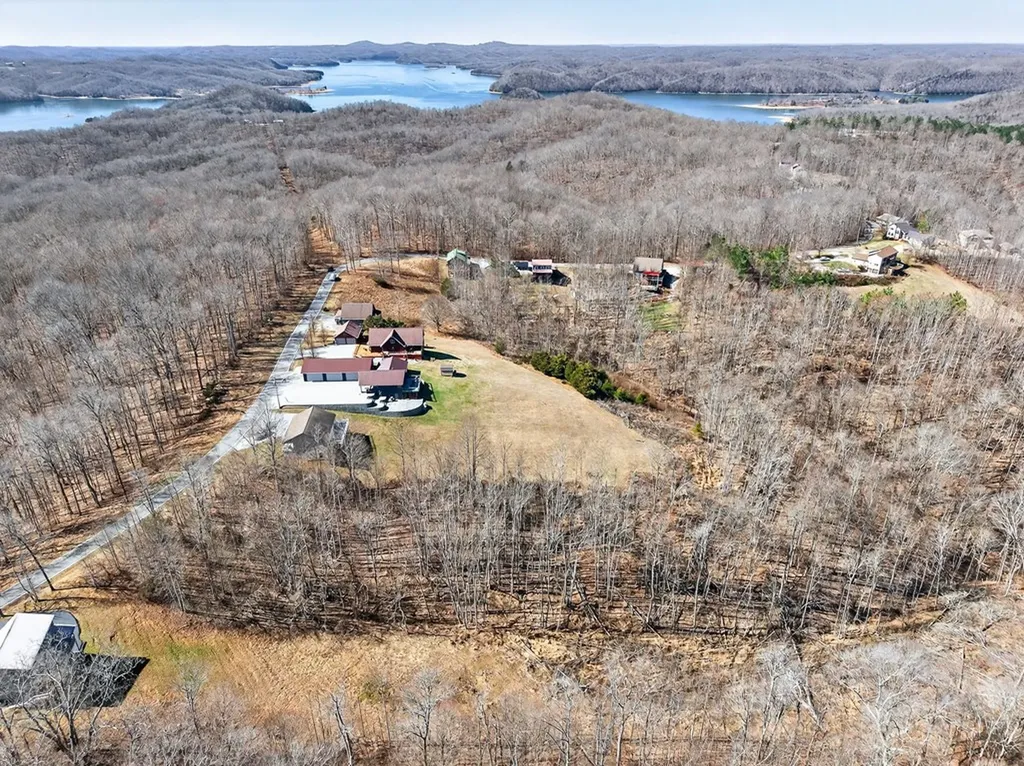 67 & 68 Lillydale Road Byrdstown TN 38549