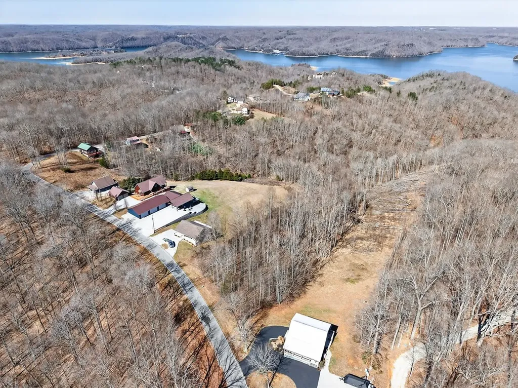 67 & 68 Lillydale Road Byrdstown TN 38549