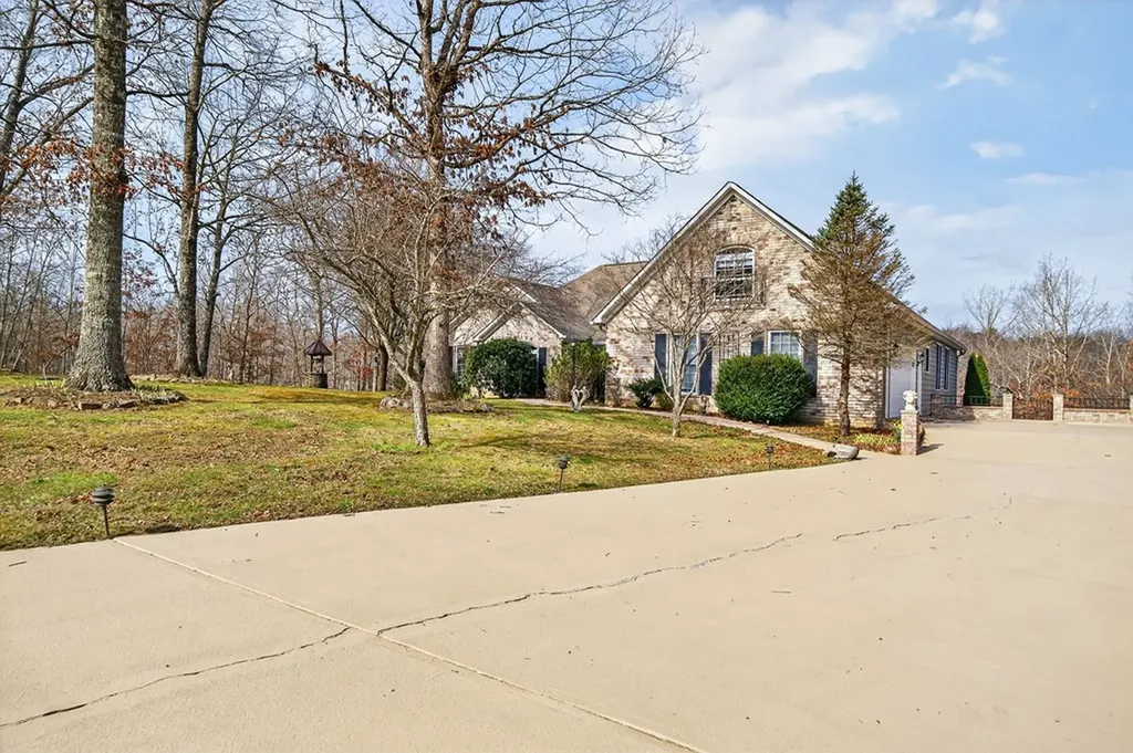 235 Sycamore Bend Monterey TN 38574