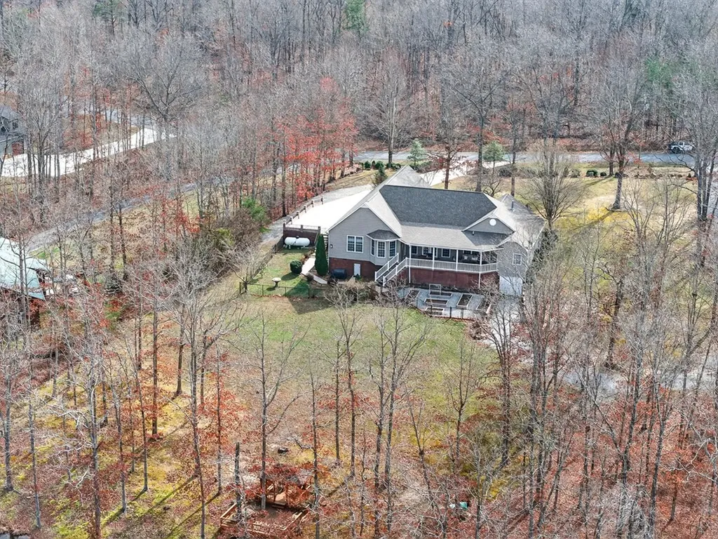 235 Sycamore Bend Monterey TN 38574
