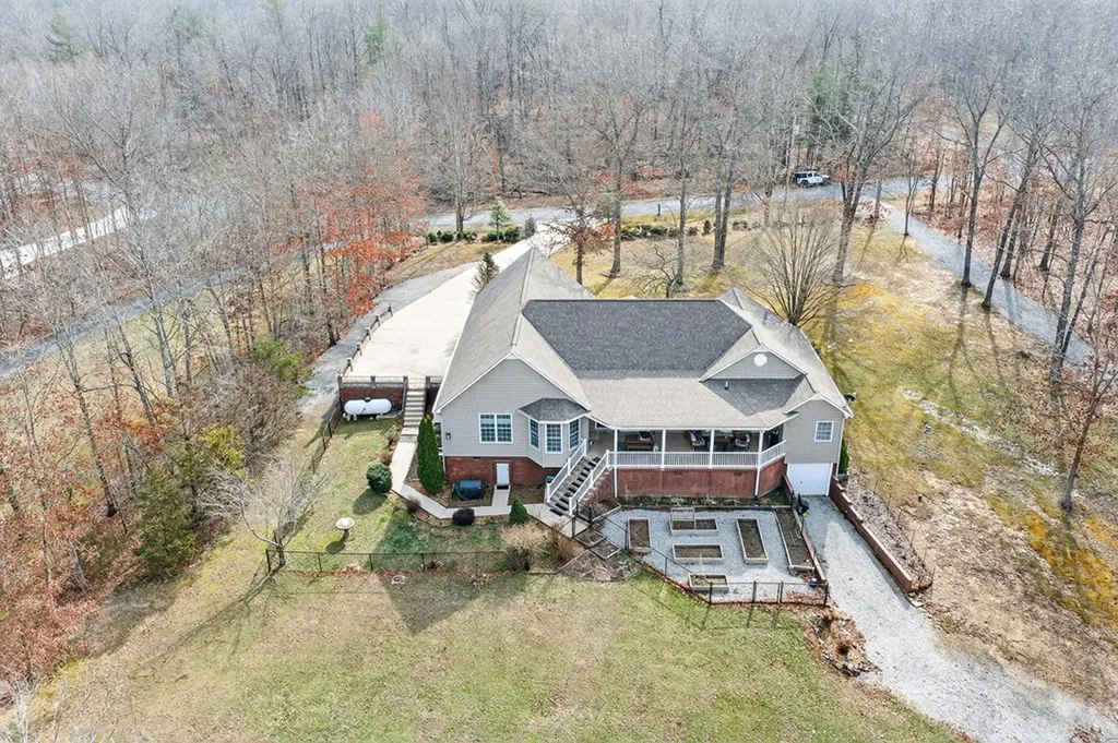 235 Sycamore Bend Monterey TN 38574