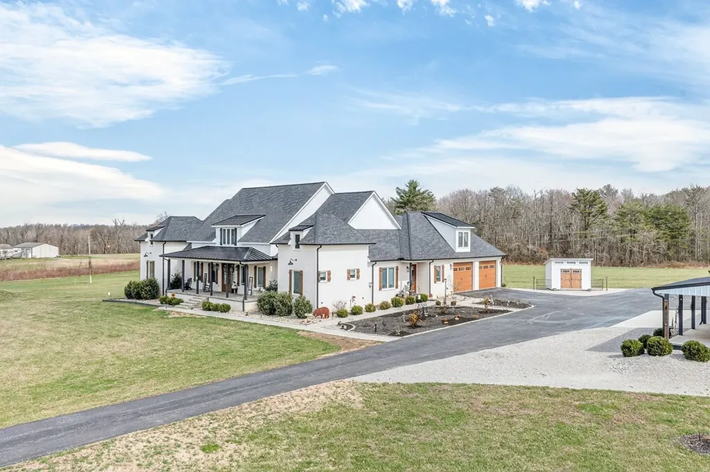 1451 N Les Franklin Road Jamestown TN 38556-5776