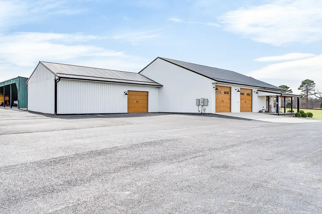 1451 N Les Franklin Road Jamestown TN 38556-5776