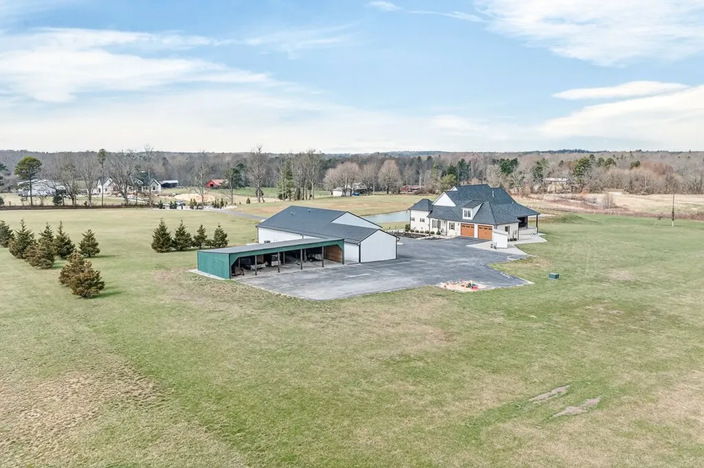 1451 N Les Franklin Road Jamestown TN 38556-5776