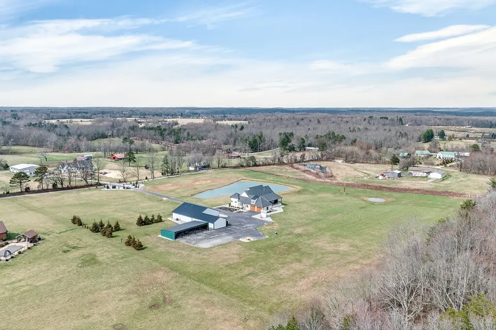 1451 N Les Franklin Road Jamestown TN 38556-5776