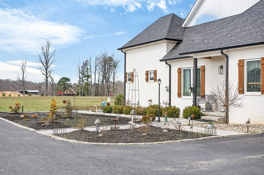 1451 N Les Franklin Road Jamestown TN 38556-5776