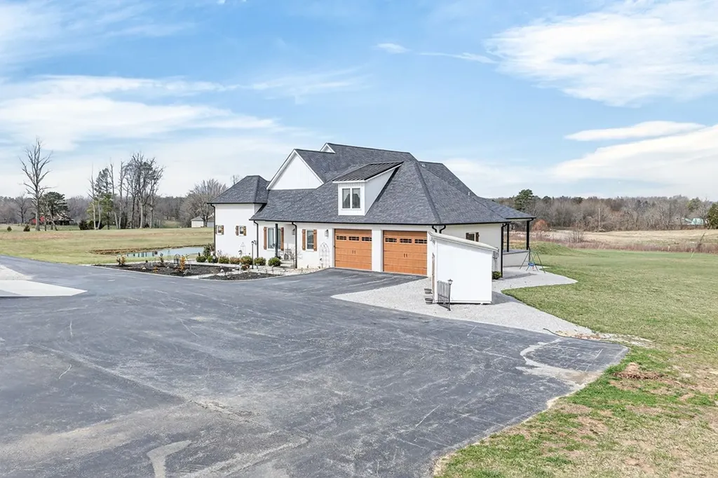 1451 N Les Franklin Road Jamestown TN 38556-5776