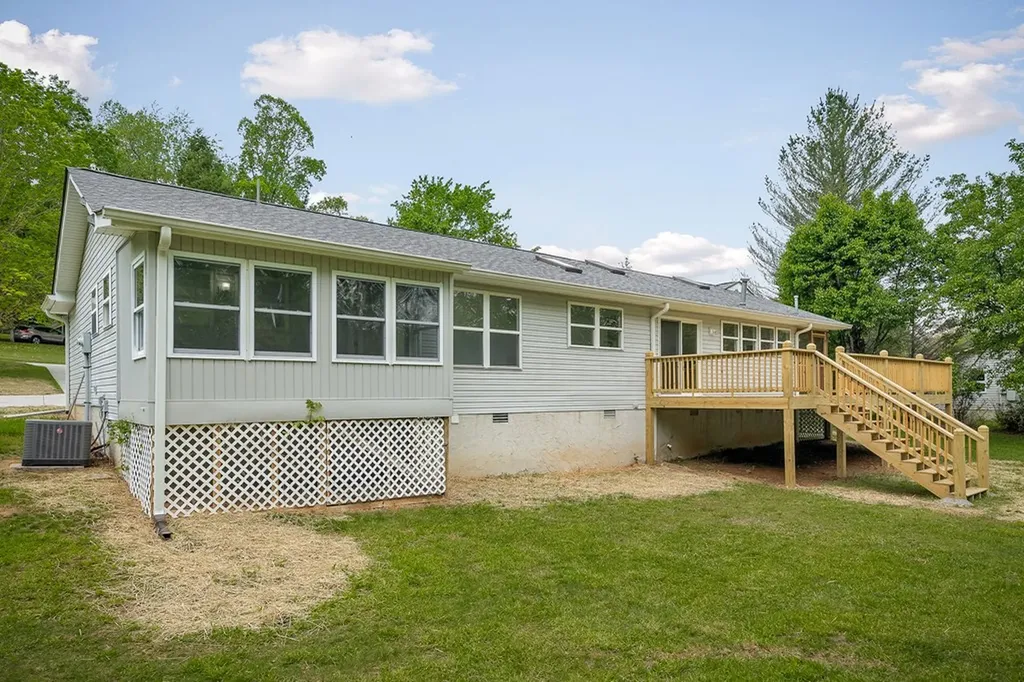 260 Yonside Drive Sparta TN 38583-8131