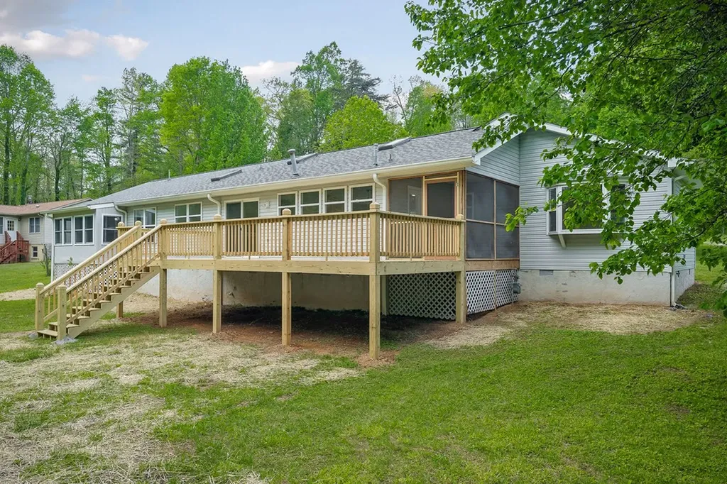 260 Yonside Drive Sparta TN 38583-8131