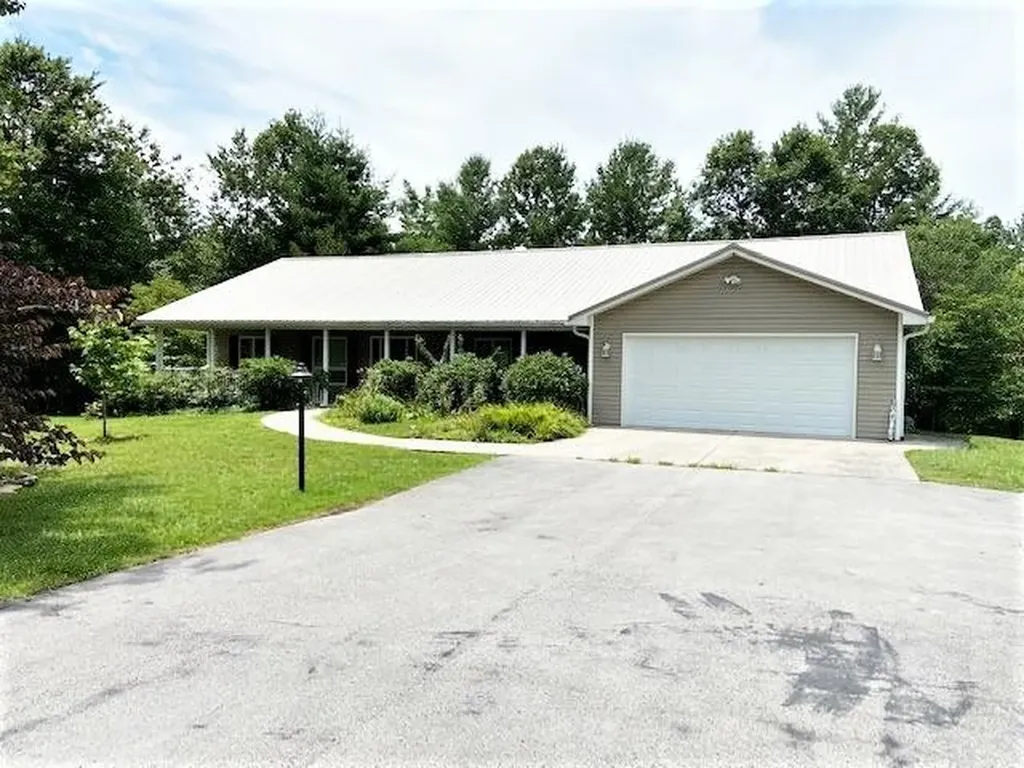 84 Evergreen Place Sparta TN 38583