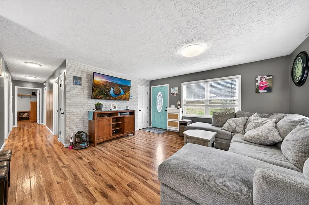 134 Rocky Lane Livingston TN 38570