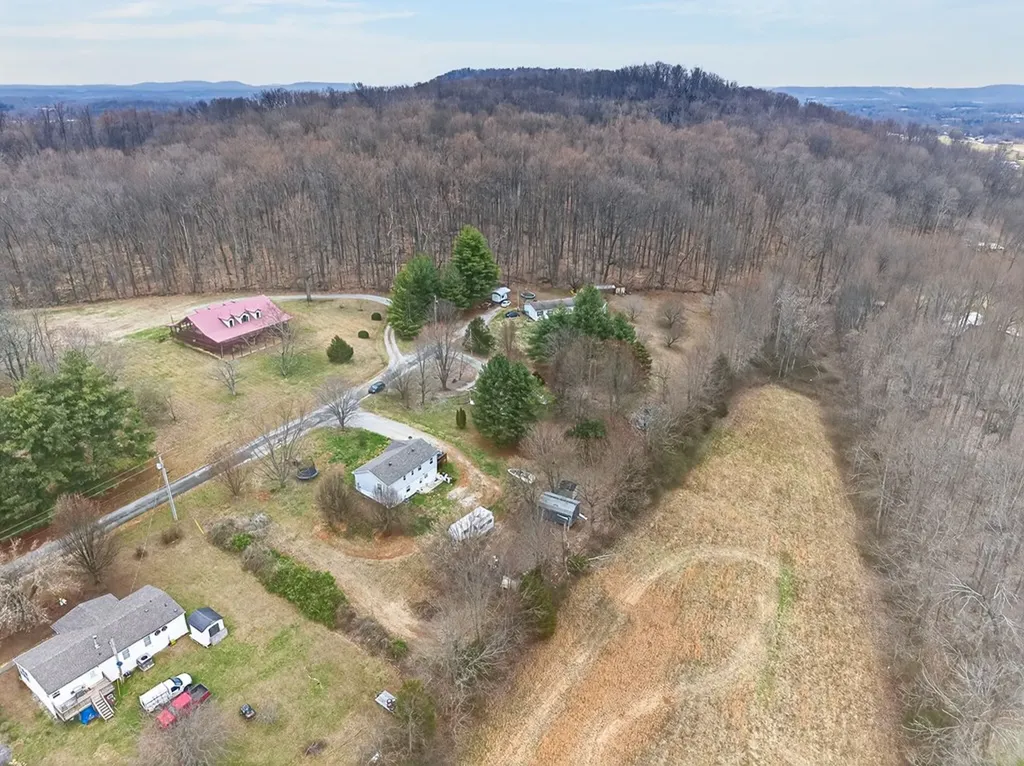 134 Rocky Lane Livingston TN 38570