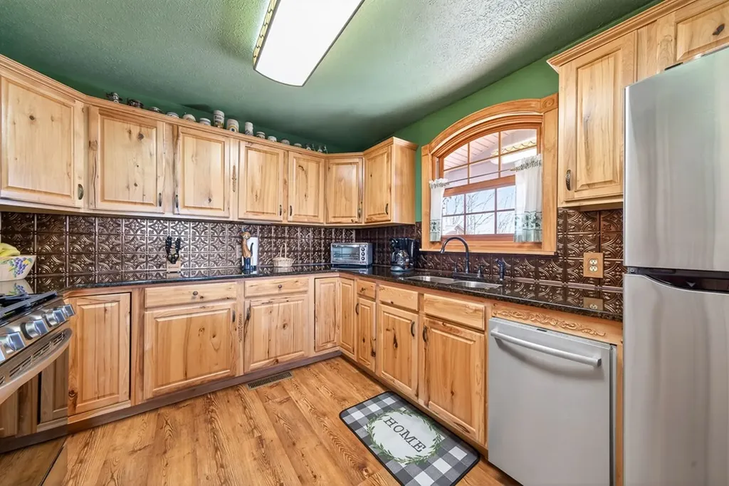 639 Cabin Hill Road Celina TN 38551