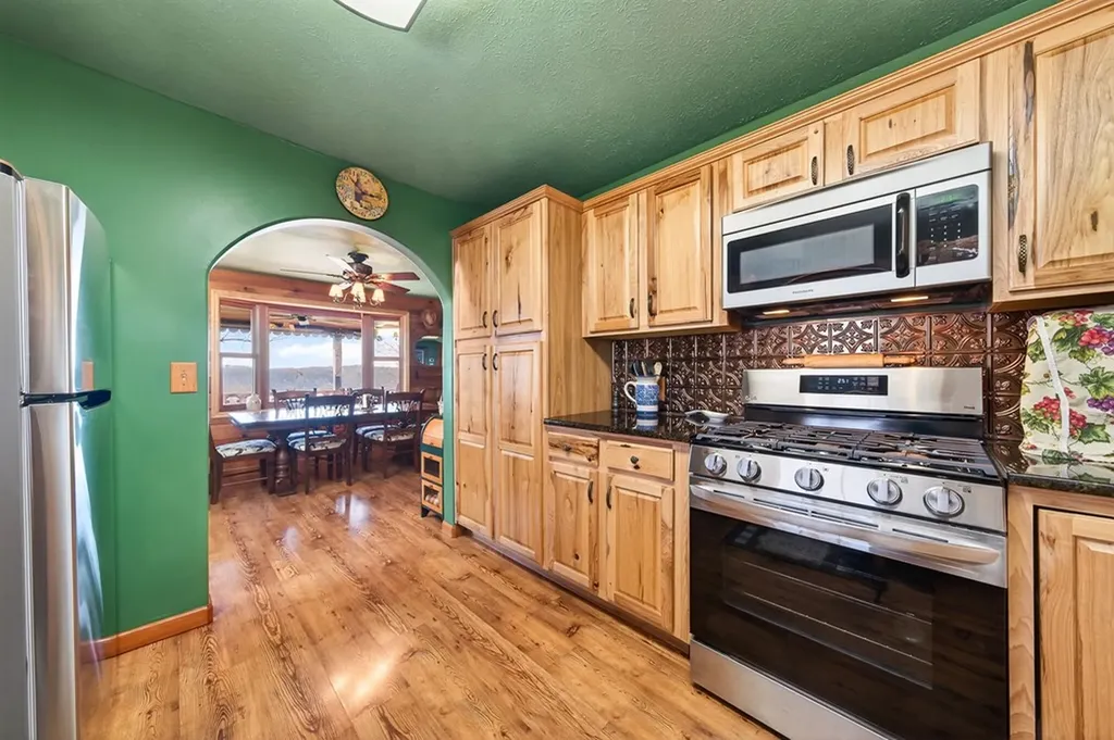 639 Cabin Hill Road Celina TN 38551