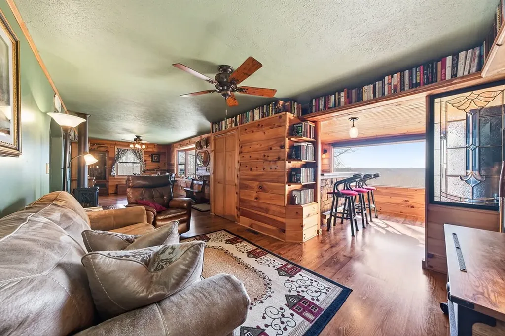 639 Cabin Hill Road Celina TN 38551