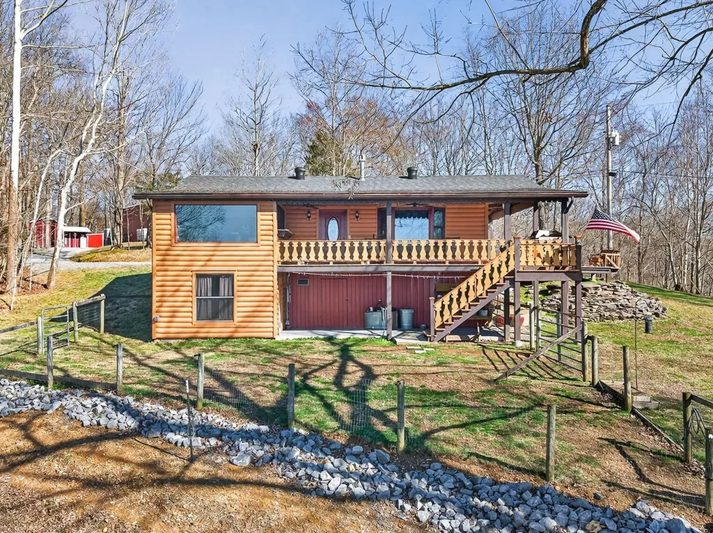 639 Cabin Hill Road Celina TN 38551