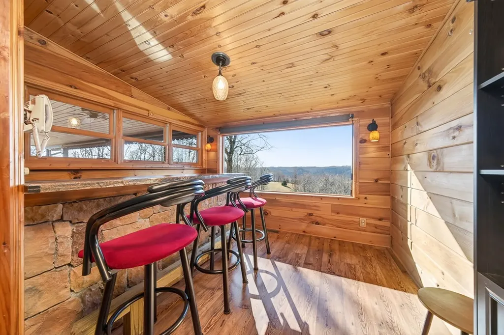 639 Cabin Hill Road Celina TN 38551