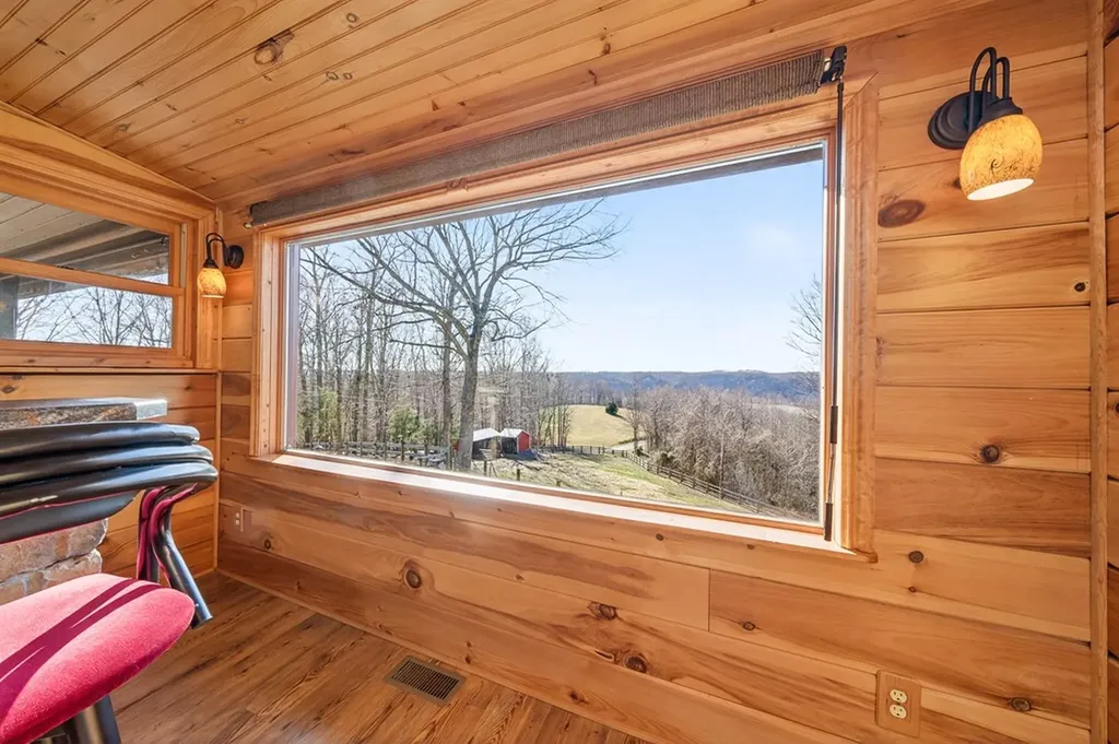 639 Cabin Hill Road Celina TN 38551